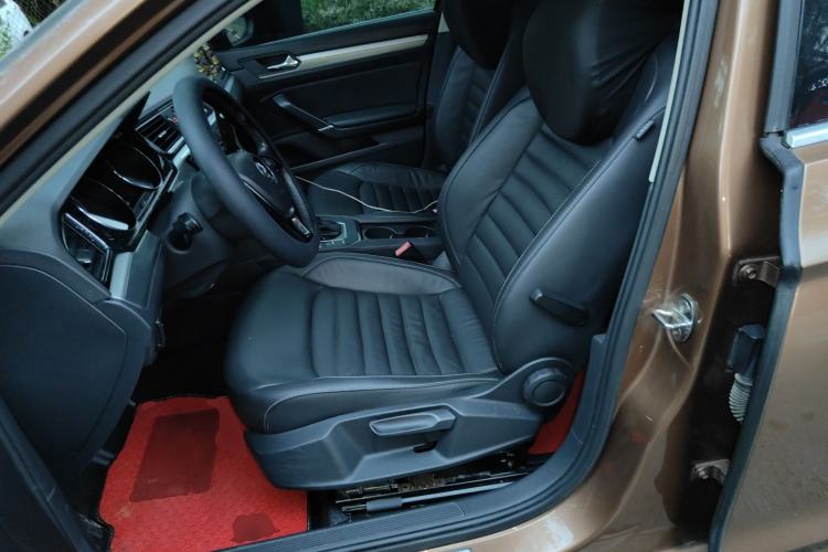 Used Volkswagen Lamando 2015 280TSI DSG Comfort Edition Left Front Seat