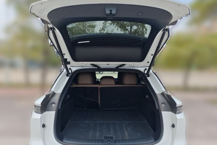 Used Li Auto i6 2025 Model Two-Wheel-Drive Standard Type
