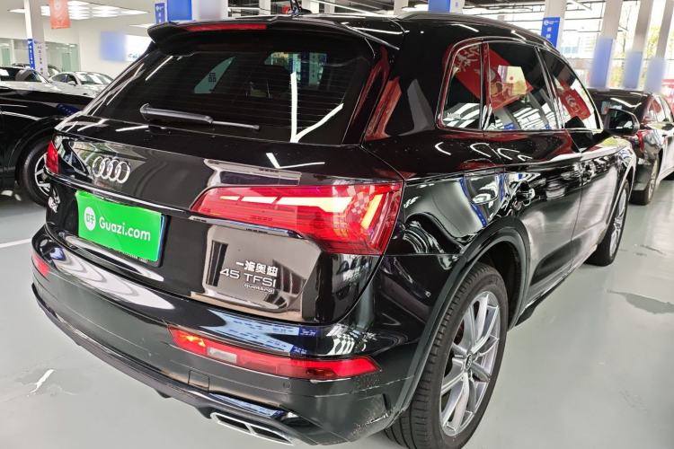 Used Audi Q5L 2022 40T Fashionable and Dynamic Model Rear Right 45 Deg