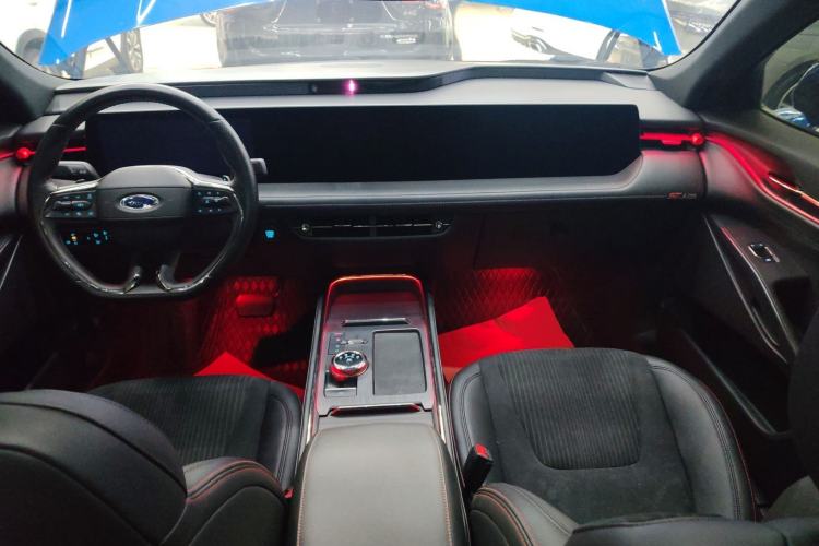 Used Ford EVOS 2022 EcoBoost 245 Sport Edition Center Console