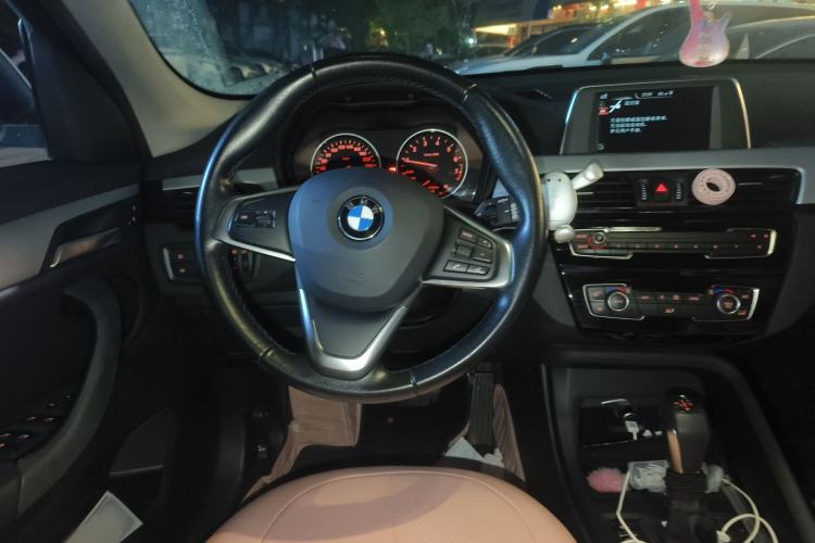 Used BMW X1 2018 sDrive18Li Fashion Model Steering Wheel