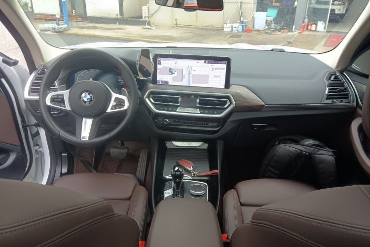 Used BMW X3 2022 Facelift xDrive30i Luxury Edition M Night Edition Package Center Console