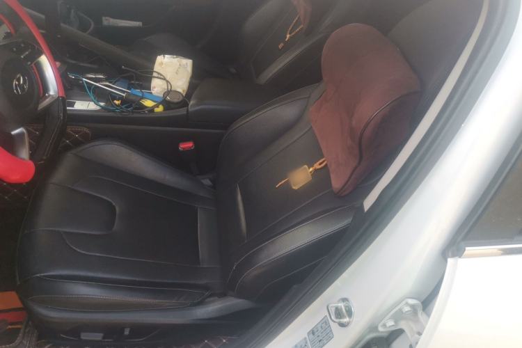 Used Hyundai Elantra 2022 1.5L CVT LUX Prestige Edition Left Front Seat