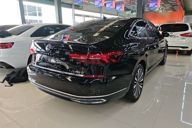 Used Volkswagen Passat 2020 Revised Version 330TSI Luxury Edition China VI Standard
