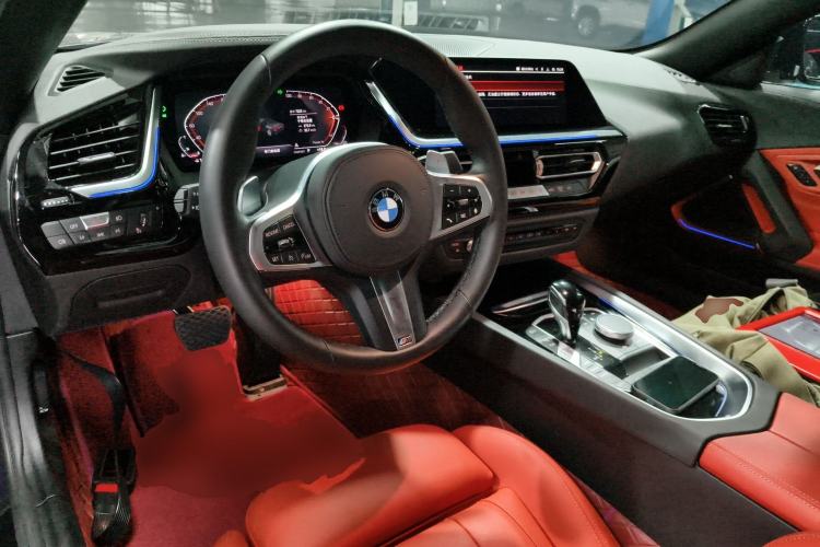 Used BMW Z4 2023 sDrive 25i M Sport Package Center Console