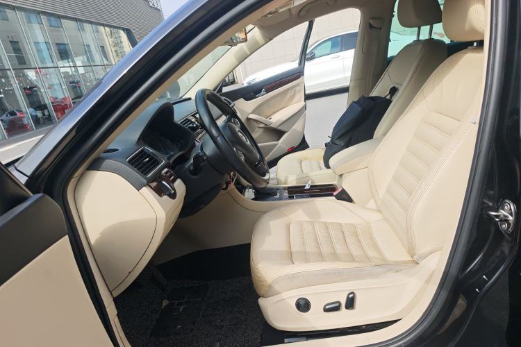 Used Volkswagen Passat 2011 2.0 TSI DSG Premium Edition Left Front Seat