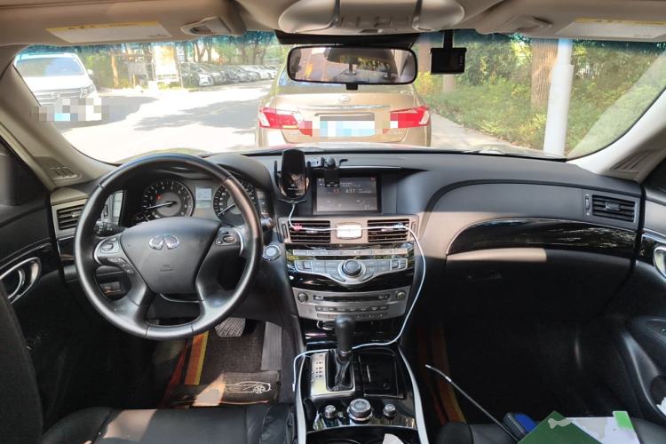 Used Infiniti Q70 2017 Q70L 2.5L Elite Edition Center Console