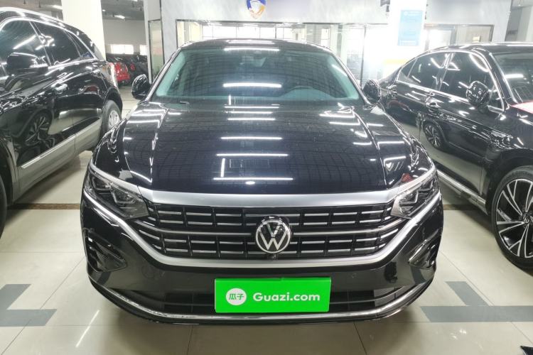 Used Volkswagen Passat 2024 380TSI Luxury Edition Front