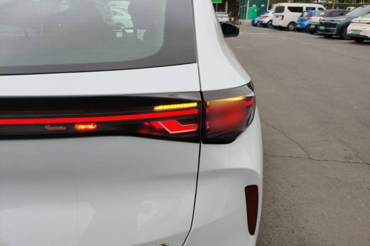 Used Volkswagen ID.UNYX 2024 Pro Long-Range Version
