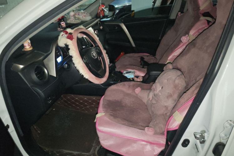 Used Toyota RAV4 2015 2.0L CVT Two-Wheel Drive Fashion Edition Left Front Seat