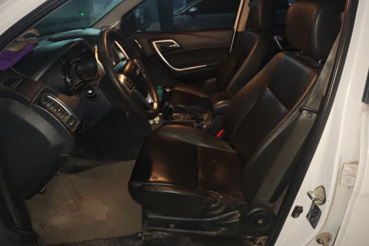 Used JMC Yuhu 5 2018 2.4T Classic Edition Diesel Manual Two-Wheel Drive Luxury Long-Wheelbase JX4D24A5L