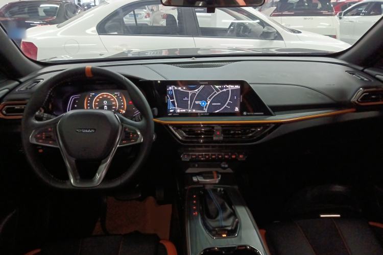 Used CHANGAN OSHAN X5 2022 Sport Edition 1.5T DCT Cyclone Assault Center Console