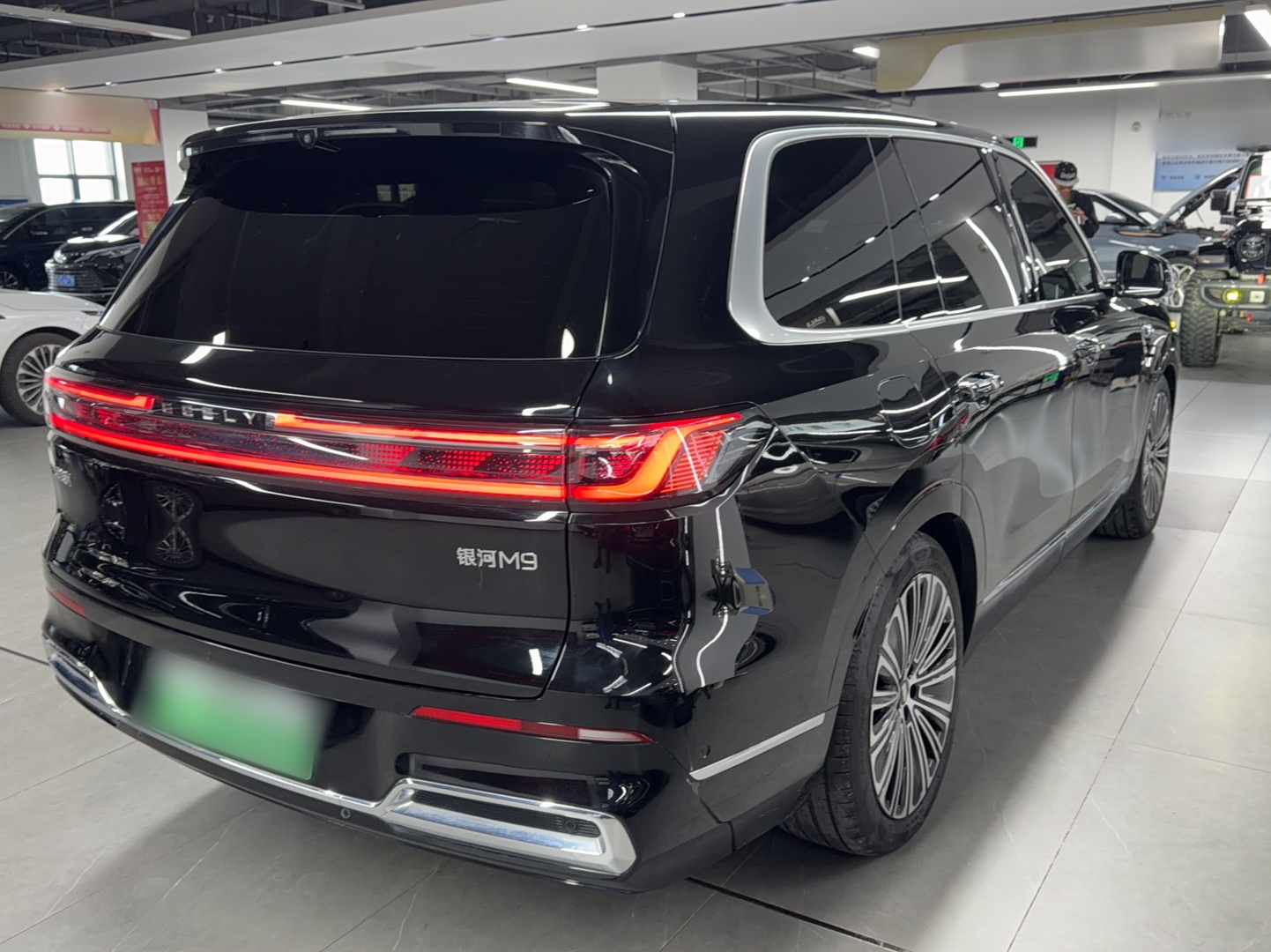 Geely Galaxy M9 2025 Model 210km Four-Wheel-Drive Leading Edition — снимка 7