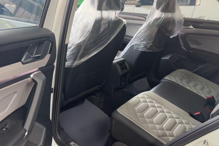 Used Volkswagen Tayron 2023 300TSI Two-Wheel-Drive Luxury Plus Advanced Edition
