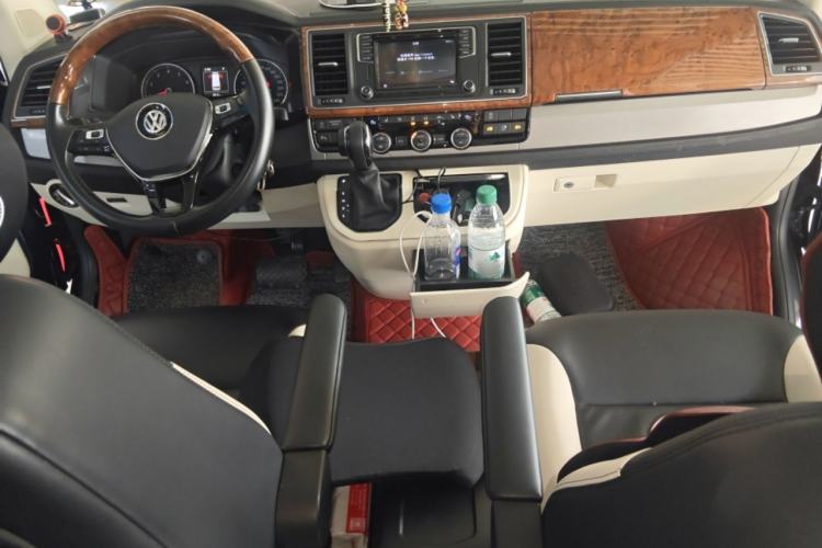 Used Volkswagen Caravelle 2017 2.0 TSI 4x4 Luxury Edition 7-Seater
