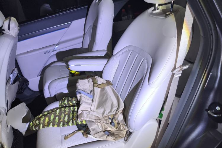 Used Dongfeng eπ eπ008 2026 Model Six-Seat Range-Extended Family Edition Left Rear Seat