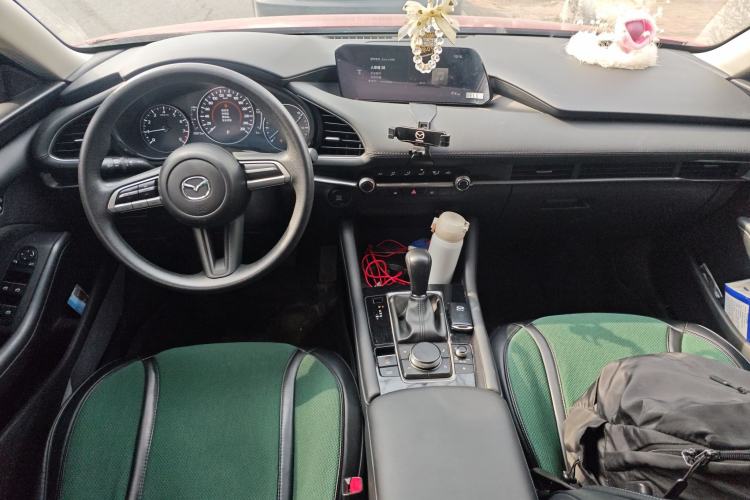 Used Mazda 3 Axela 2021 1.5L Automatic ZhiMei Edition Interior 2