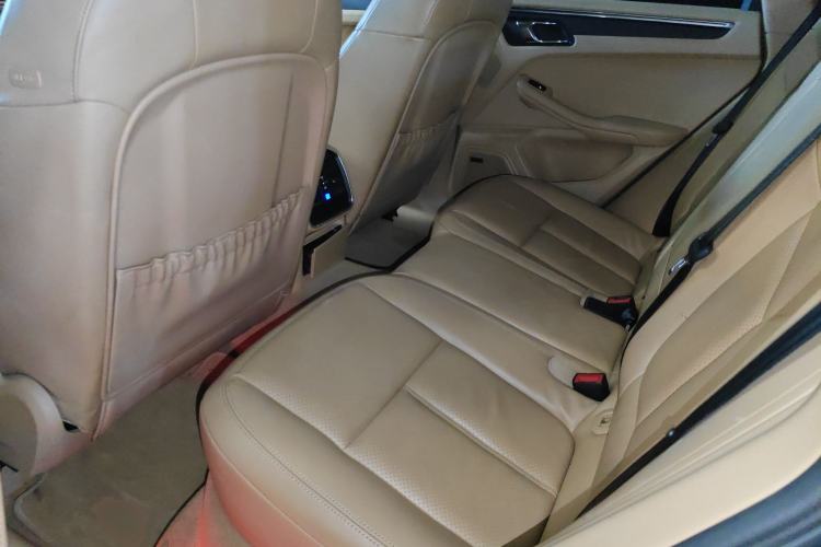 Used Porsche Macan 2016 Macan 2.0T Left Rear Seat