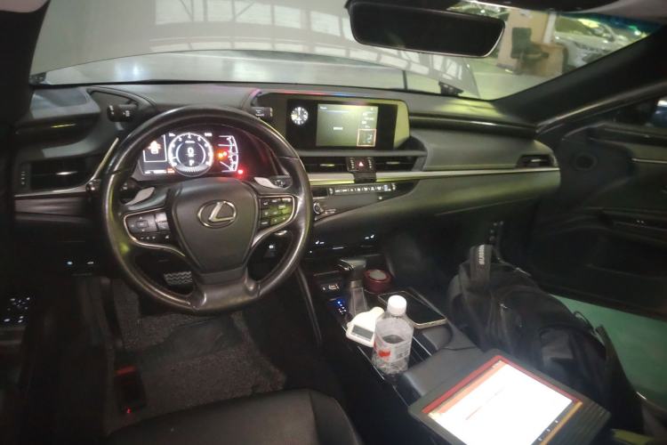 Used Lexus ES 2018 200 Excellence Edition China V Standard
