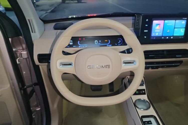 Used Geely Galaxy Panda 2024 Panda Mini 200km Endurance Bear Steering Wheel