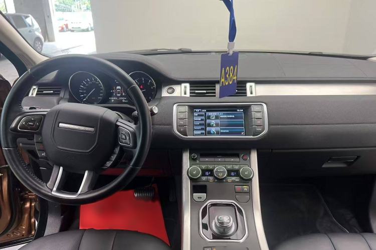 Used Land Rover Range Evoque 2015 2.0T 5-Door Luxury Edition Interior 1