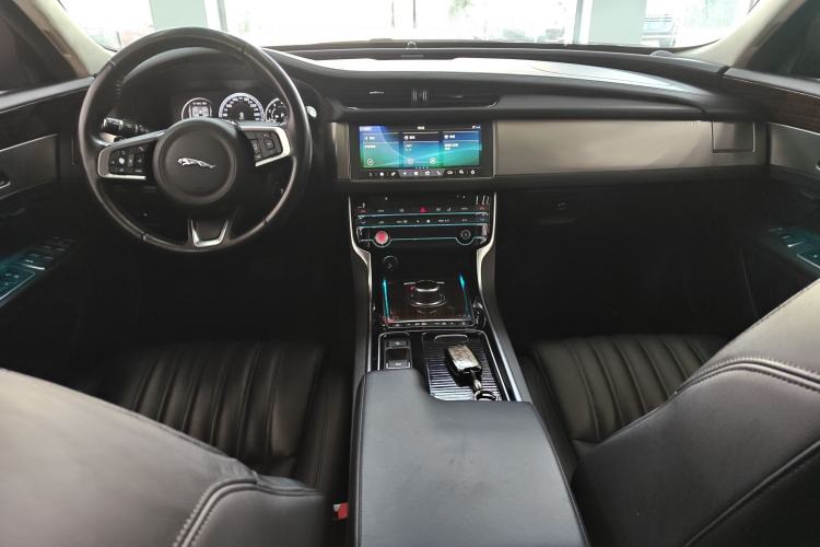 Used Jaguar XFL 2018 XFL 3.0 SC 340 PS Luxury Edition
