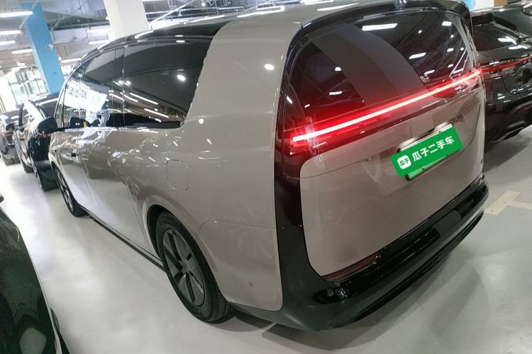 Used Li Auto MEGA 2024 Ultra Model
