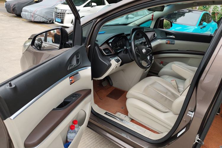 Used Buick GL8 2020 Land Business Class 652T Premium Model Driver Seat