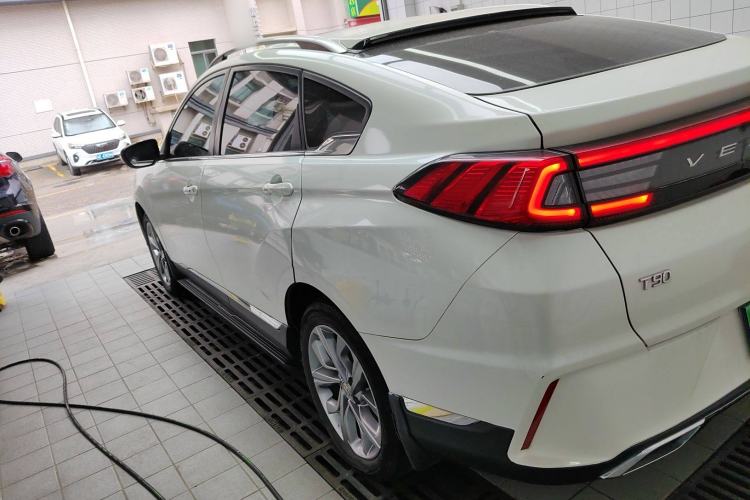 Used Venucia T90 2020 2.0L CVT Smart Connect & Smooth Drive Edition Exterior 3