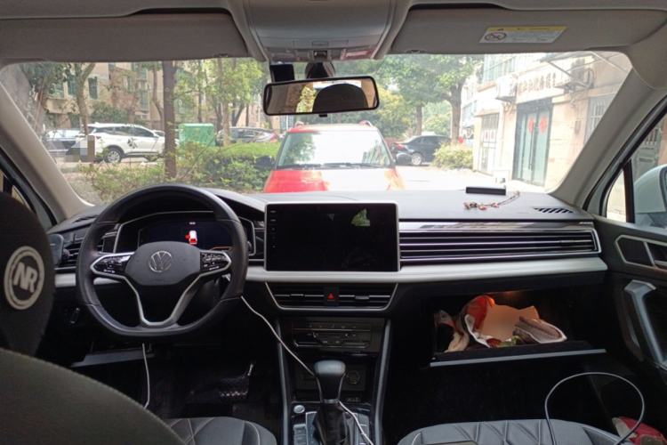 Used Volkswagen Tiguan L 2022 330TSI Automatic Two-Wheel Drive Smart Edition Center Console