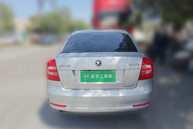 Used Skoda Octavia 2015 Classic Model 1.6L Manual Eado Version
