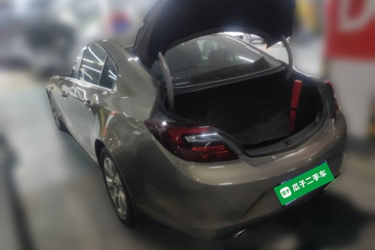 Used Buick Regal 2015 1.6T Leading Technology Model Rear Left 45 Deg