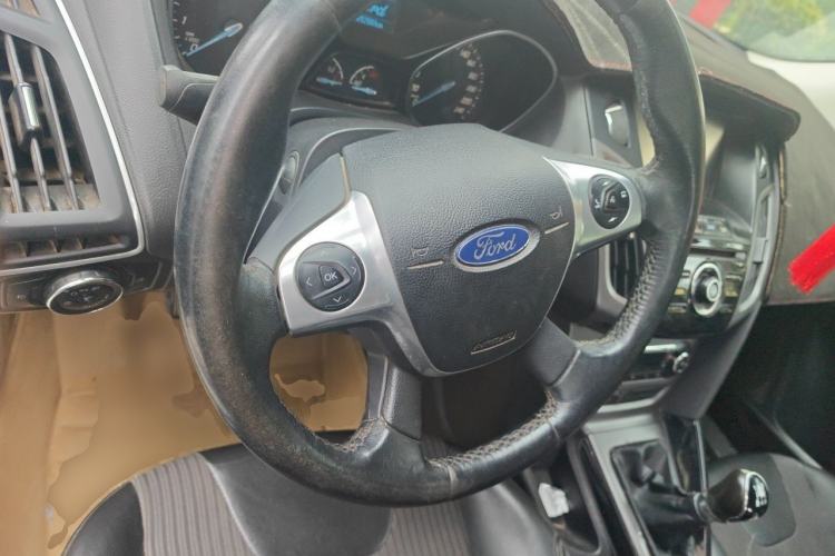 Used Ford Focus 2012 Hatchback 1.6L Manual Fashion Edition