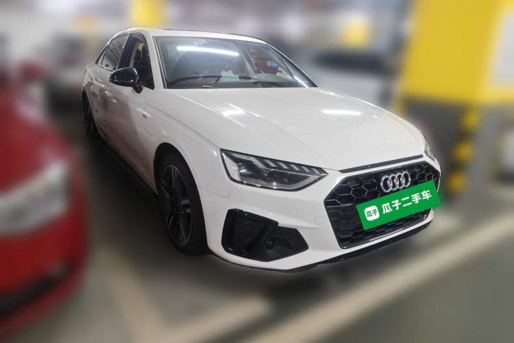 Used Audi A4L 2022 40 TFSI Luxury Dynamic Model Front Right 45 Deg