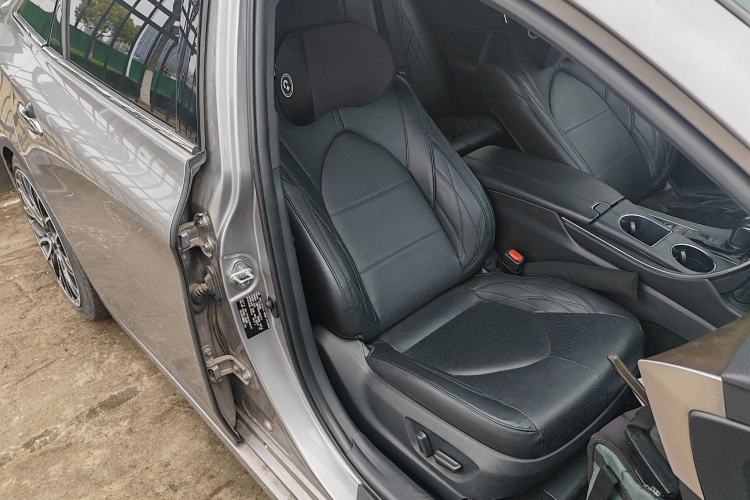 Used Toyota Avalon 2019 2.5L Touring Premium Version China VI Standard