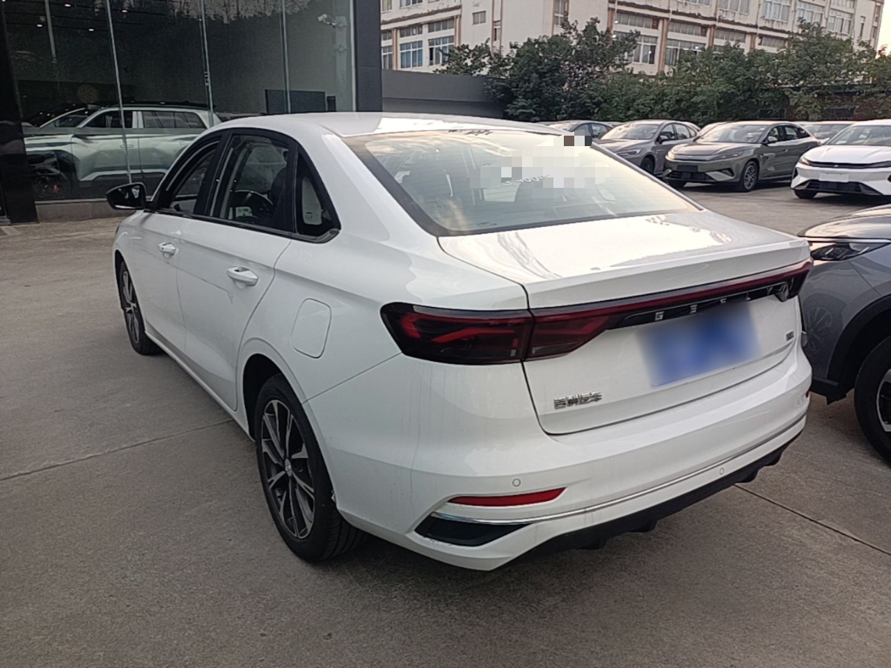 Geely Auto Emgrand 2026 Model 4th Generation 4 Millionth Anniversary Edition 1.5L CVT Feiyue Edition — снимка 4