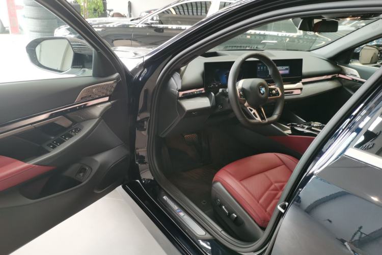 Used BMW 5 Series 2025 530Li Luxury Edition M Sport Package
