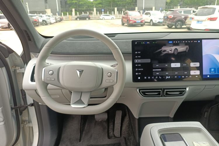 Used Deepal S09 2025 Rear-Drive Ultra+ Center Console