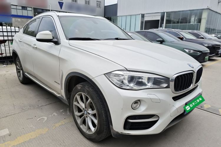 Used BMW X6 2015 xDrive28i Front Right 45 Deg