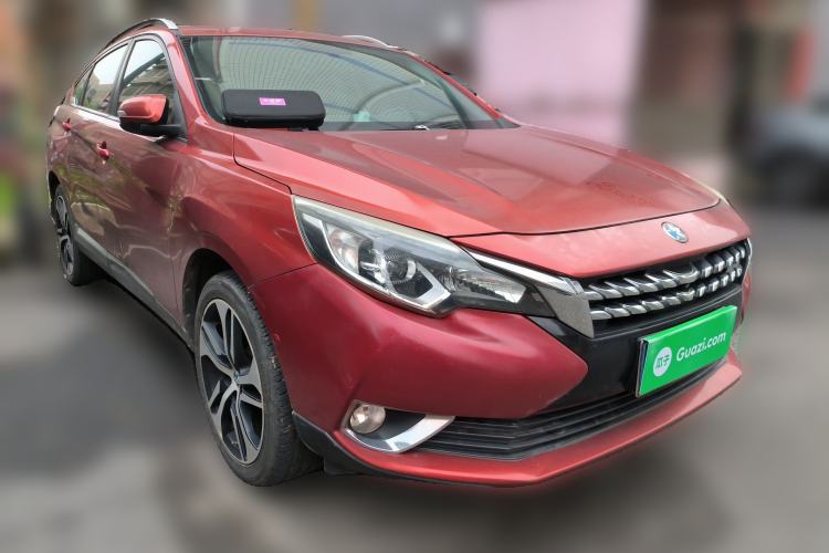 Used Venucia T90 2017 2.0L CVT Leading Edition Front Right 45 Deg