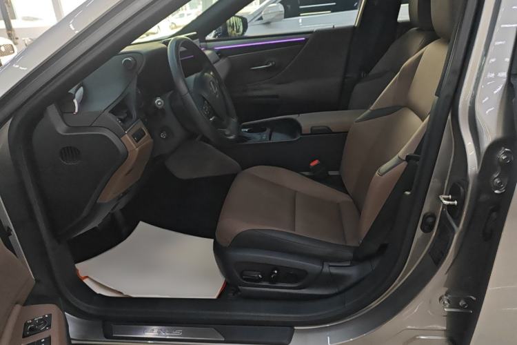 Used Lexus ES 2025 200 Premium Edition
