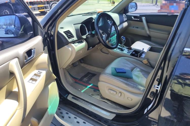 Used Toyota Highlander 2012 2.7L Two-Wheel Drive 7-Seater Luxury Edition Driver Seat