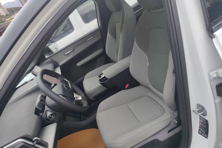 Used Volvo EX30 2025 Rear-Drive Long-Range Version Ultra
