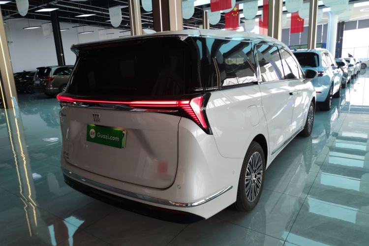 Used Buick GL8 New Energy 2024 Lu Zun Luxury Edition 6-Seater Rear Right 45 Deg