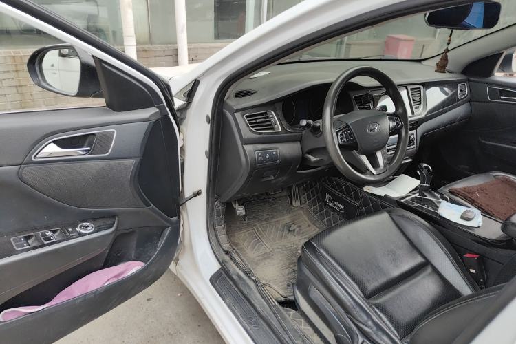 Used Hyundai Mistra 2014 1.8L Automatic Smart GLS Driver Seat