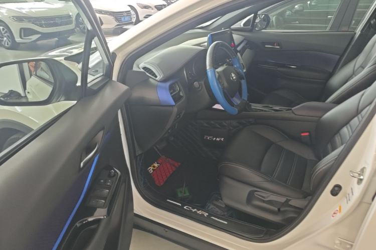 Used Toyota C-HR 2018 2.0L Leading with Sunroof China V Standard Driver Seat