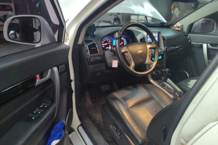 Used Chevrolet Captiva 2017 2.4L 4x4 Flagship Edition 7-Seater Driver Seat