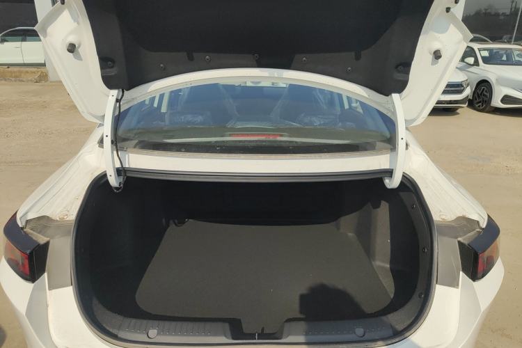 Used CHANGAN Eado 2025 Blue Whale 1.5T 500Bar Prestige Model
