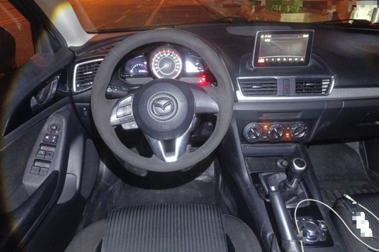 Used Mazda 3 Axela 2014 Sedan 1.5L Manual Comfort Model Steering Wheel