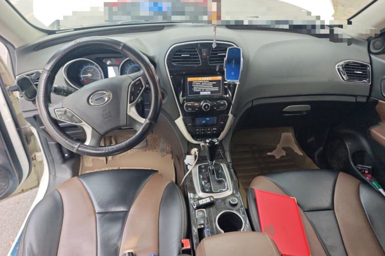 Used GAC Trumpchi GS5 Super 2016 1.8T Automatic All-Wheel-Drive Anniversary Edition Center Console